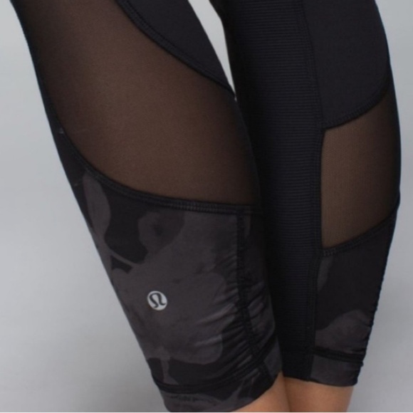 LULULEMON Seek The Heat Crop Leggings - size 4 - Picture 3 of 16